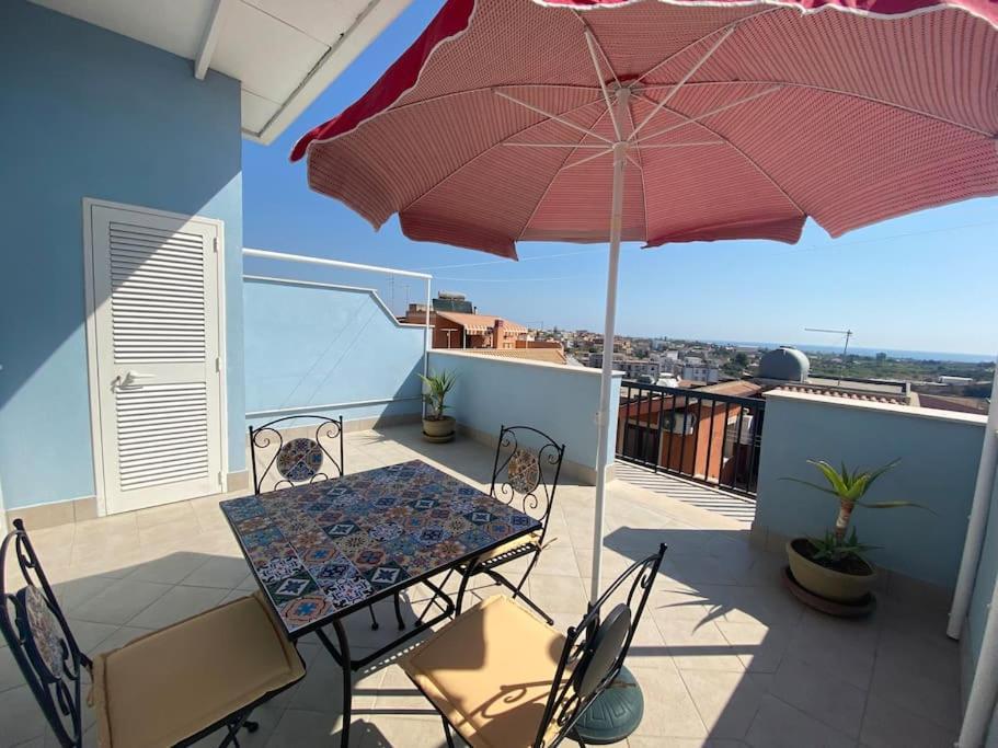 La Terrazza Di Mariel Apartment Пакино Екстериор снимка